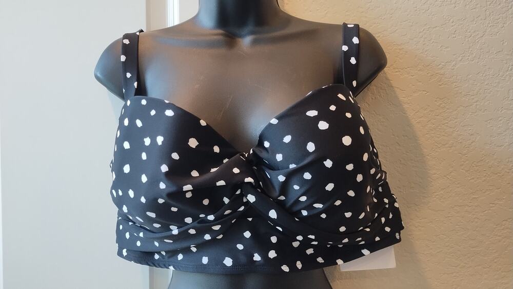 NWT California Black/white polka dot twist front molded cup bikini top size 2
